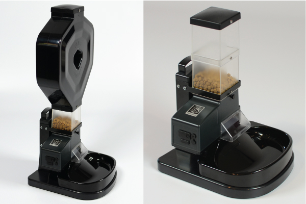 Cat or small animal automatic pet feeder - indoor or outdoor